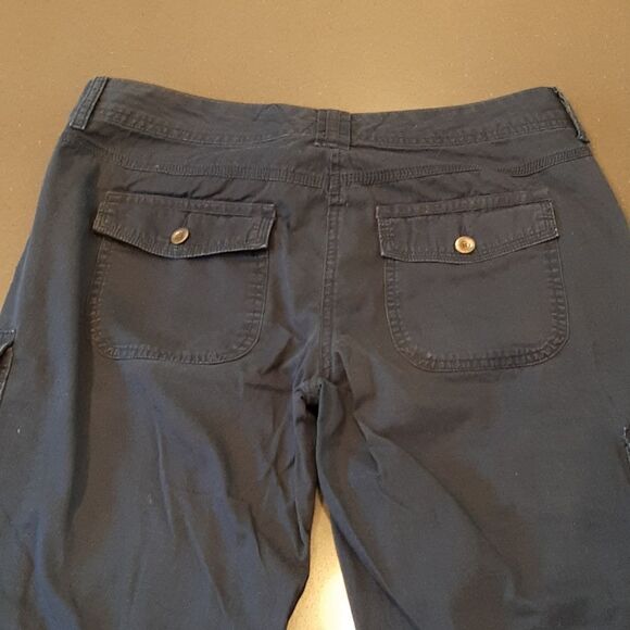 Tommy Hilfiger Navy Cargo Capri Pants - Picture 6 of 9
